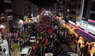 SALİHLİ BELEDİYE BAŞKANI KIZILELMA YÜRÜYÜŞÜNDE ÇOŞKU ZİRVEDEYDİ.