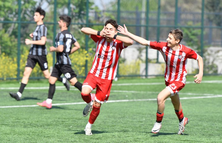 YILDIZSPOR 45 FK: 7 MANİSA 1965 SK: 4